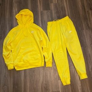 Nike sweatsuit
